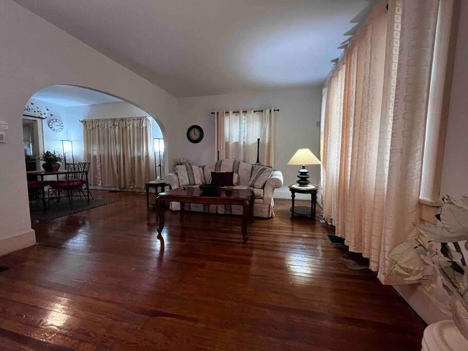 Comfortable 2-Bdrm Spacious Home With Wifi & Patio Indianápolis Exterior foto