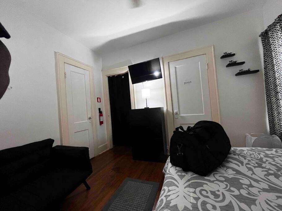 Comfortable 2-Bdrm Spacious Home With Wifi & Patio Indianápolis Exterior foto